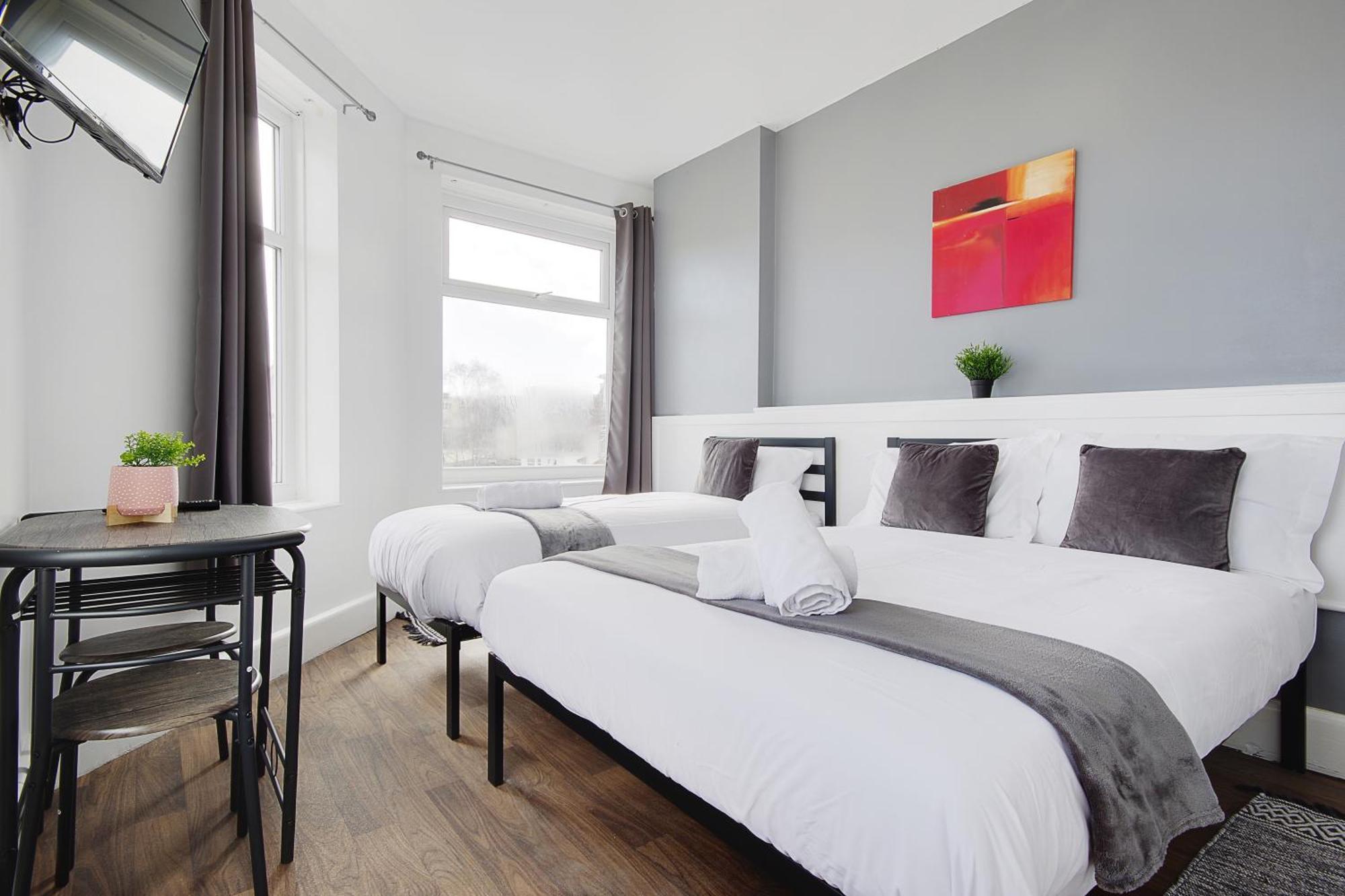 Azure Beach Hotel Борнмът Екстериор снимка