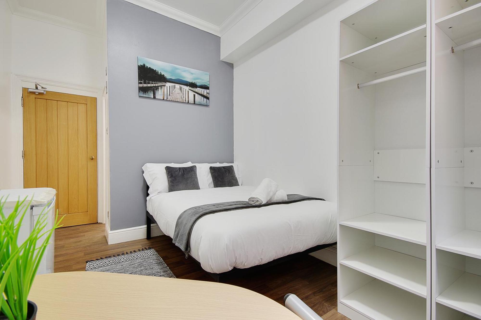 Azure Beach Hotel Борнмът Екстериор снимка