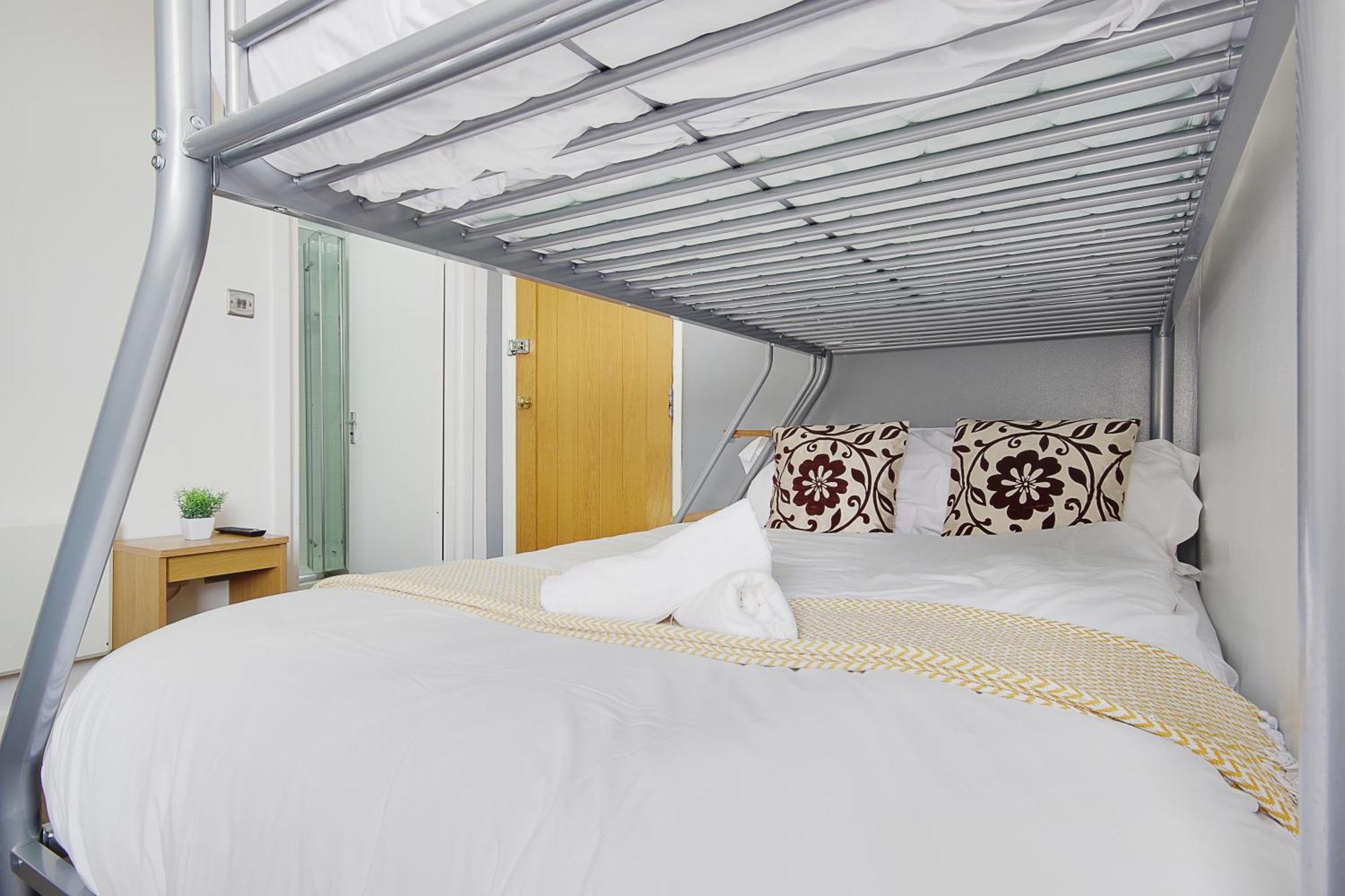 Azure Beach Hotel Борнмът Екстериор снимка