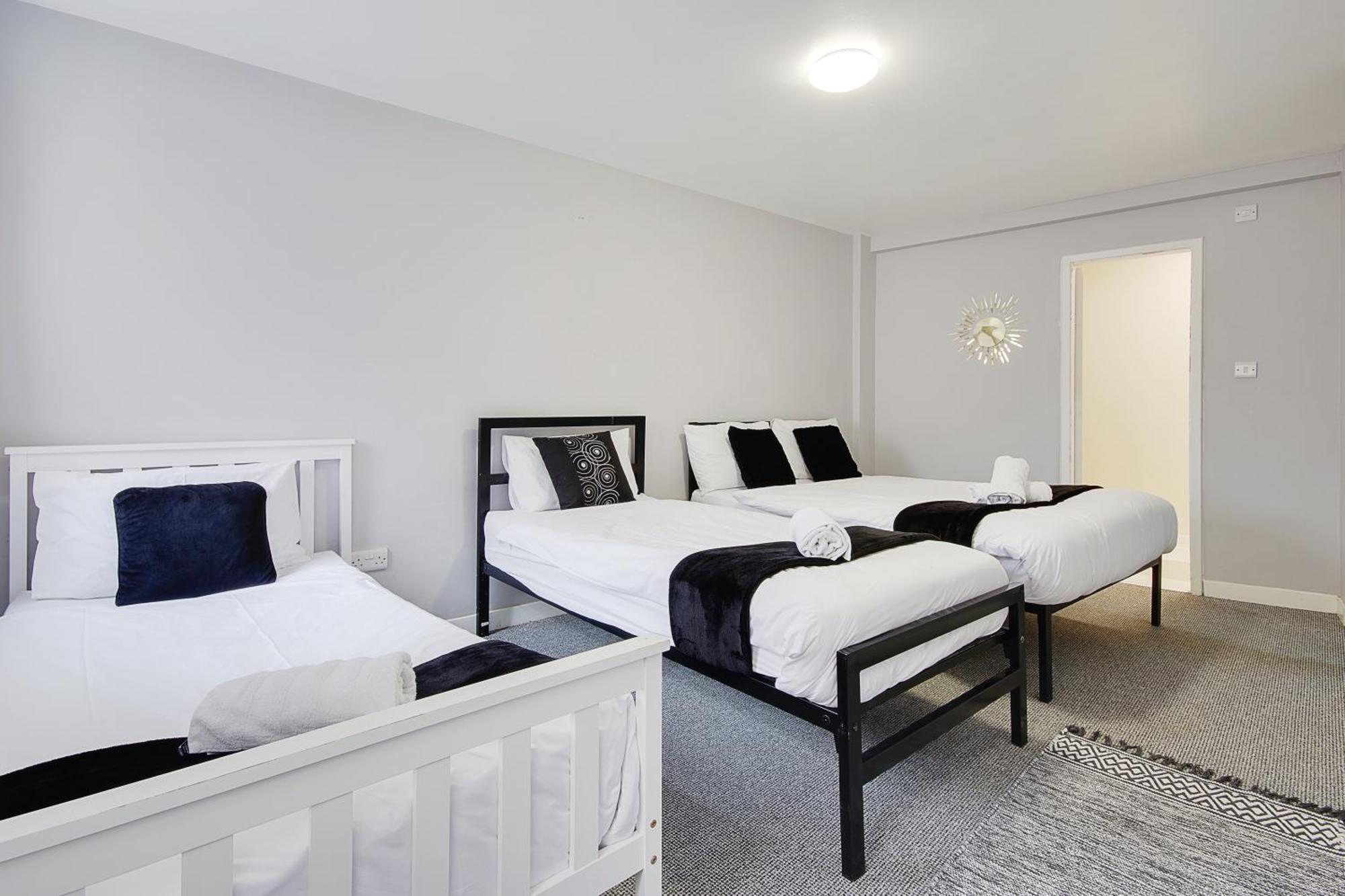 Azure Beach Hotel Борнмът Екстериор снимка