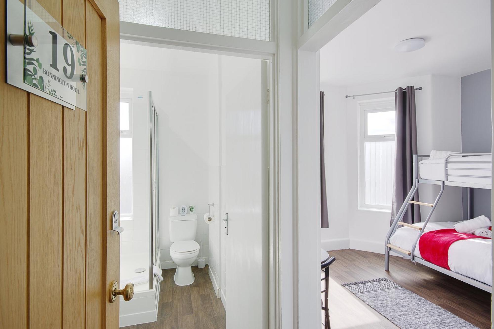 Azure Beach Hotel Борнмът Екстериор снимка